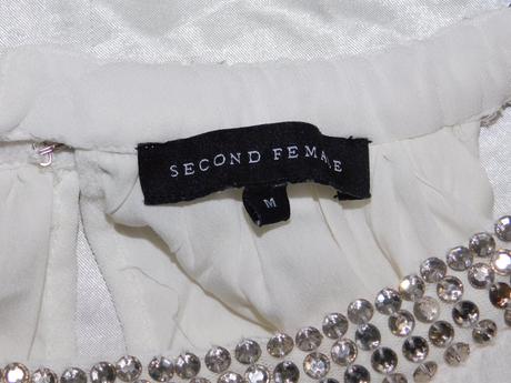 Second female pekne šaty, 40