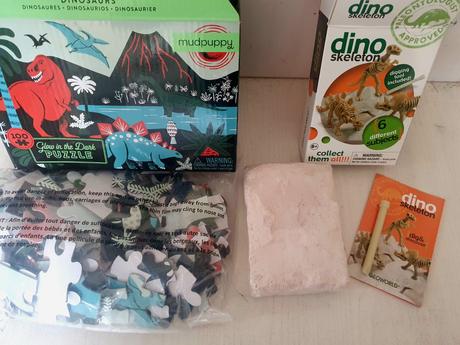 Puzzle svietiace v tme dinosaury 100 ks + výkopová,