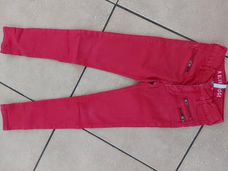 Dievcenske rifle, 134