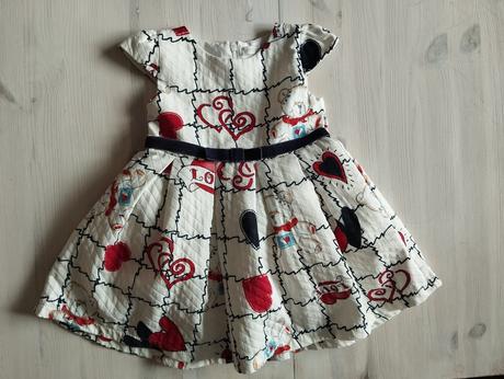 Slávnostné šaty, 80