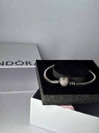 Pandora náramok, pandora