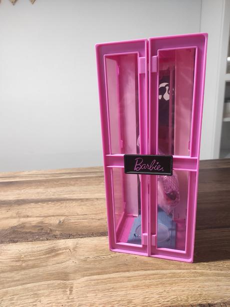Barbie šatník, 