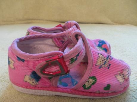 Ružové papučky, baťa,23