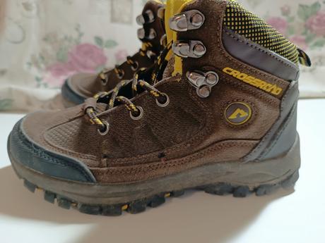 Turistické topánky, 32