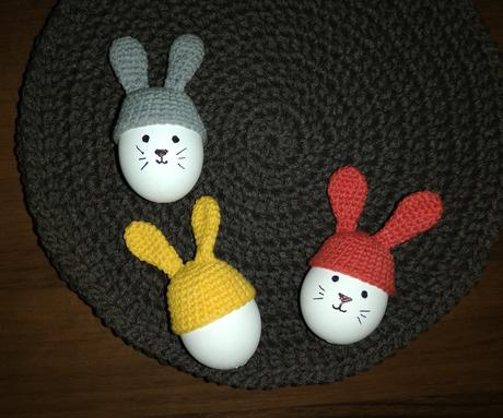 Veľkonočná háčkovana dekorácia na vajíčko,