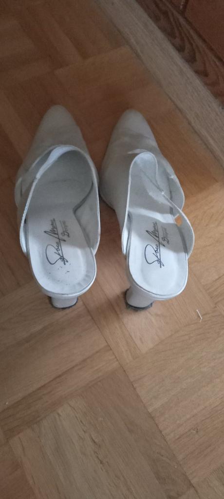 Biele kožené šľapky, 40