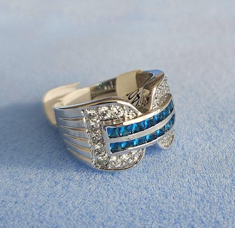 Zdobený dámsky prsteň, 