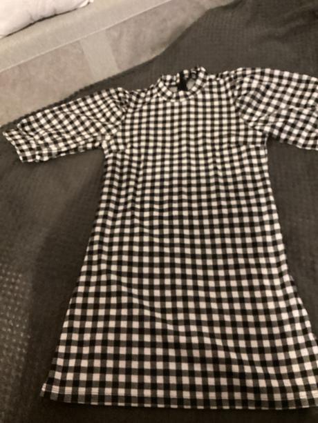 Milé kockované šaty s nazberkanými rukávmi, sinsay,s