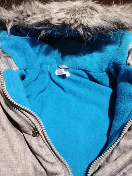 Šedá bundička, 86