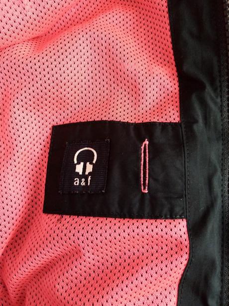 Šuštiaková bunda, abercrombie&fitch,140