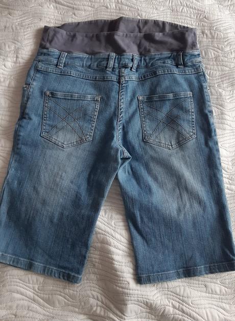 Tehotenské kraťasy, 40