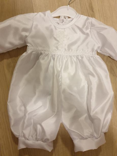 Oblečenie na krst, 68