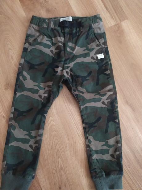 Maskacove nohavice, zara,116