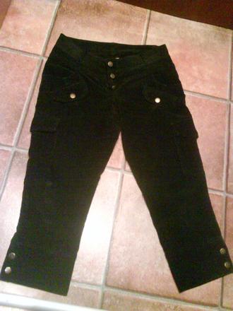 Nohavice nad členky, l