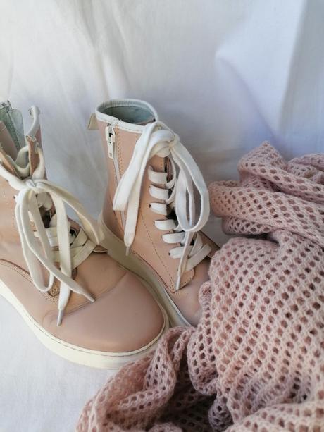 Celokoženné pudrovoružové topánky, baťa,36