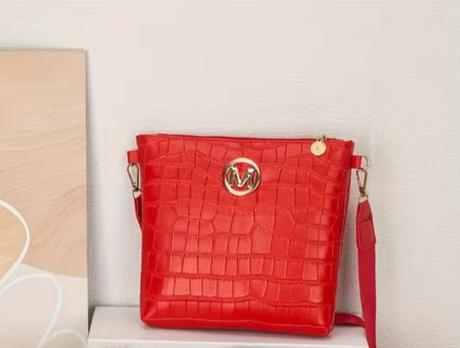 Dámsku crossbody kabelka,