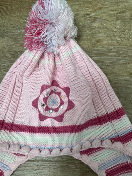 Čiapka s brmbolcom, 104