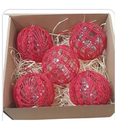 Háčkované vianočné červené ozdoby, 