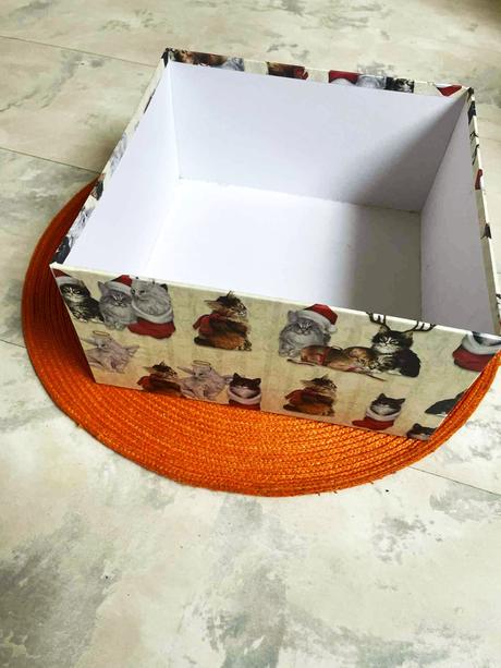 Veľká darčeková krabica k vianociam,