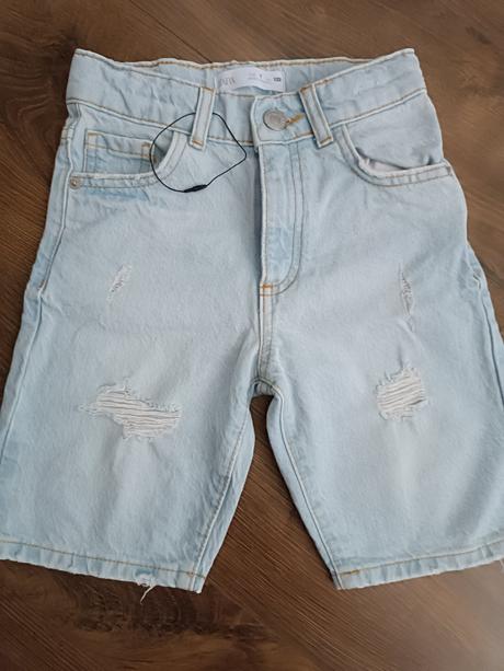 Šortky, zara,122