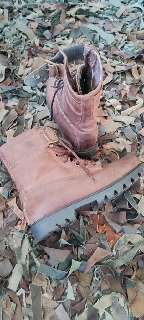 Kožené workerky, 36