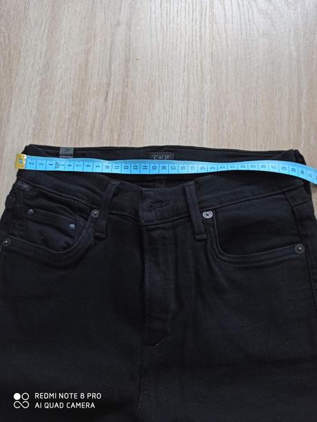 Čierne nohavice, 26