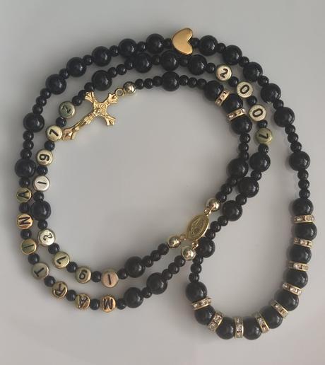 Ruženec s menom a dátumom e133, 