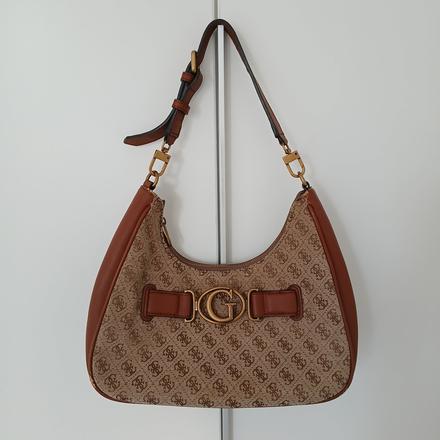 Kabelka cez plece guess, guess