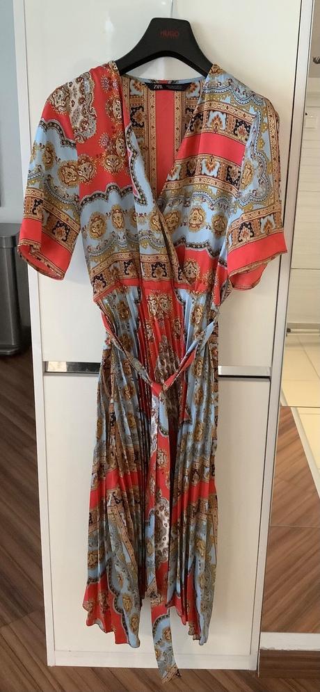 Krásne elegantne saty zara, m