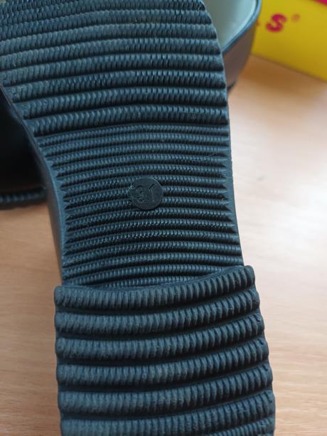 Dievčenské topánky, 31