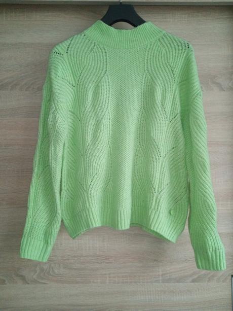 Sveter, street one,36