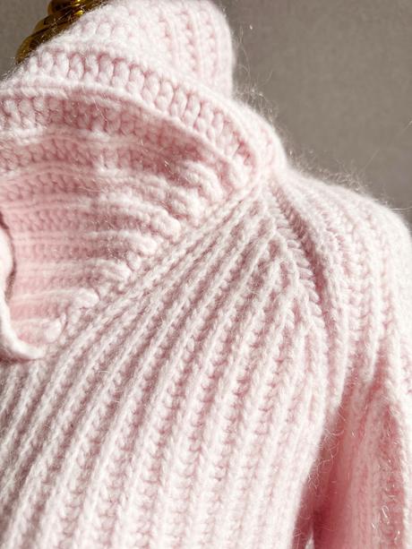 Hrejivý pulóver so šálovým golierom, s