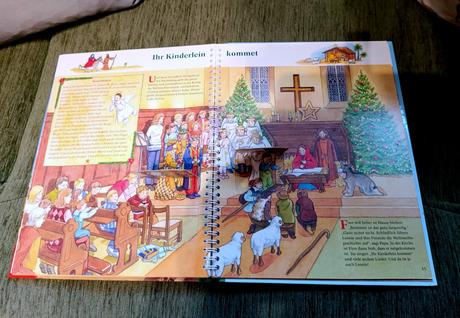 Veľká vianočná kniha s okienkami,