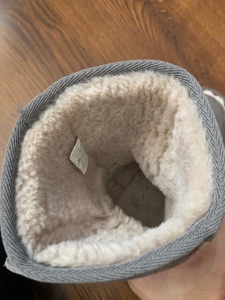 Emu australia shark 33/34, 34