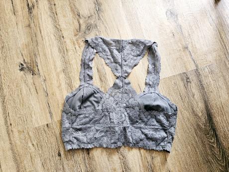 Cipkovana podprsenka, 70b