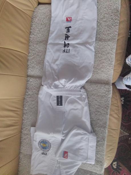 Dobok/kimono na taekwondo veľ.130 a 170, 134