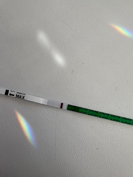 Vidieť slabú druhú čiarku na teste?