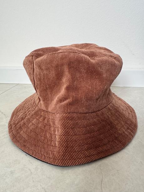 Menčestrový klobűčik, 