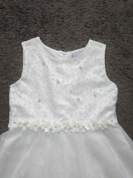 Šaty na 1.sv.prijmanie, 140