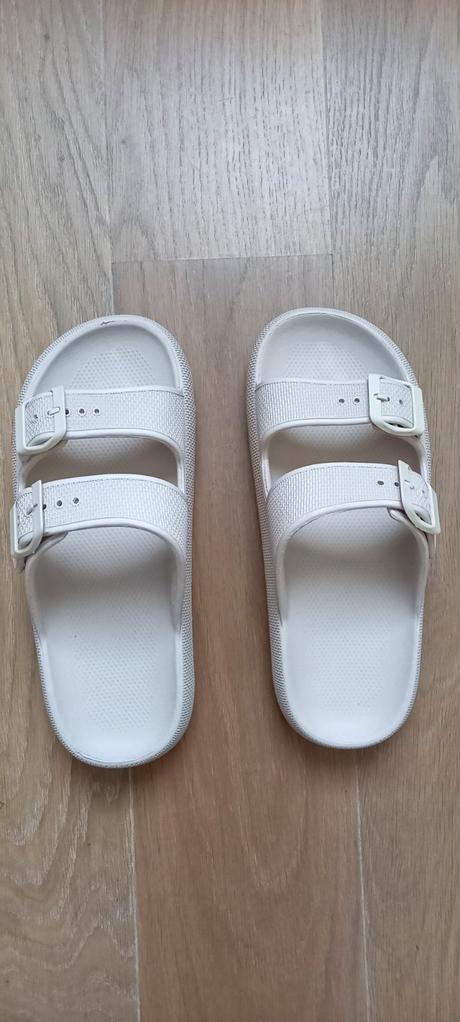 Šlapky béžové č. 39 - nové, 39