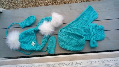 Zimná čiapočka s brmbolcami, 56 - 158