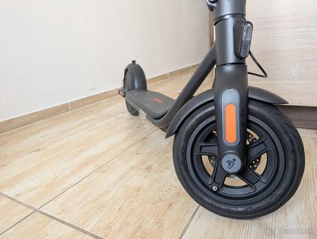 Elektricka kolobezka ninebot f2 kickscooter, 