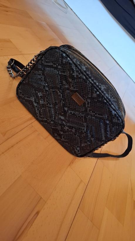 Crossbody kabelka s hadim vzorom, 