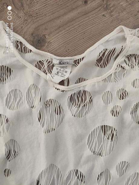 Biely asymetricky top ripped,