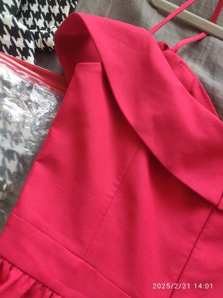 Červené dlhé spoločenské šaty, s