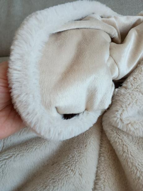 Kožušinová bunda, 158