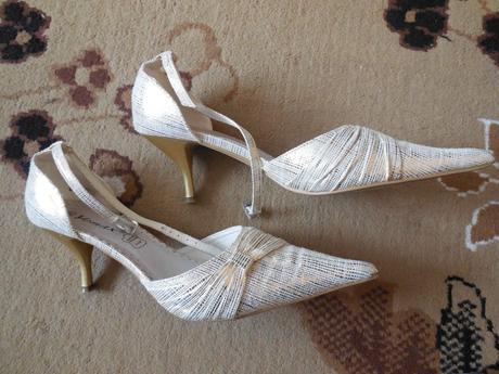 Spoločenské lodičky, 39