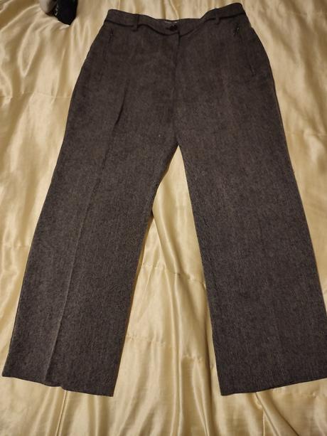 Hnedé nohavice, 40