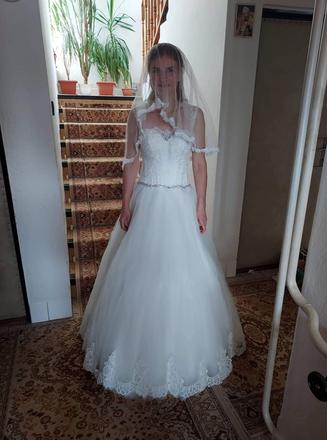 Svadobné šaty, 36