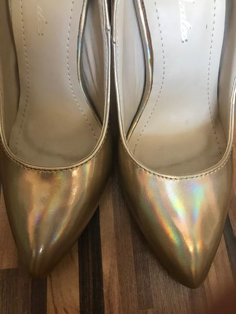 Zlaté lodičky, azaléia,35